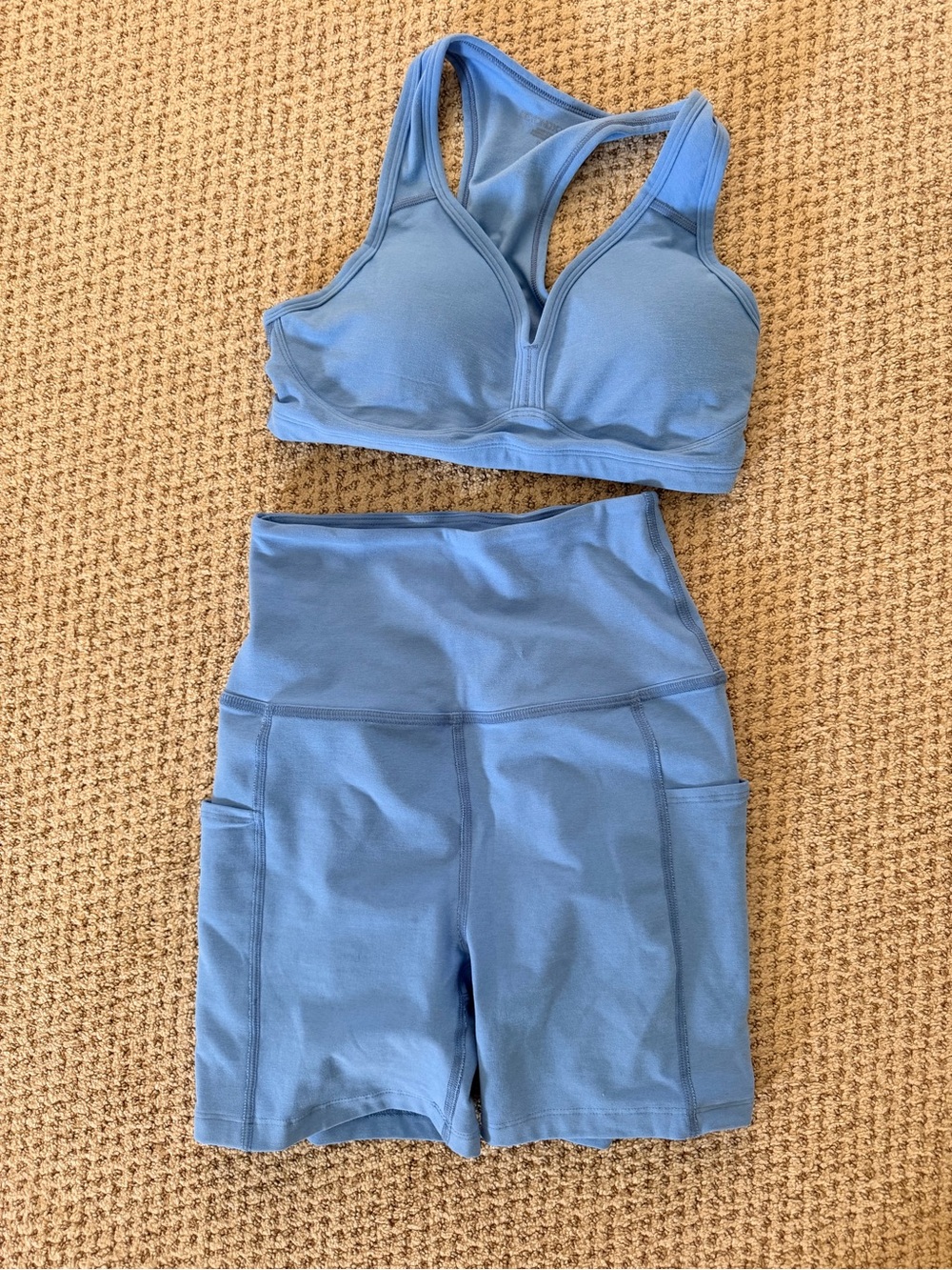Beyond yoga Set size small 
Lift your Spirts bra and 5 inch shorts w pockets